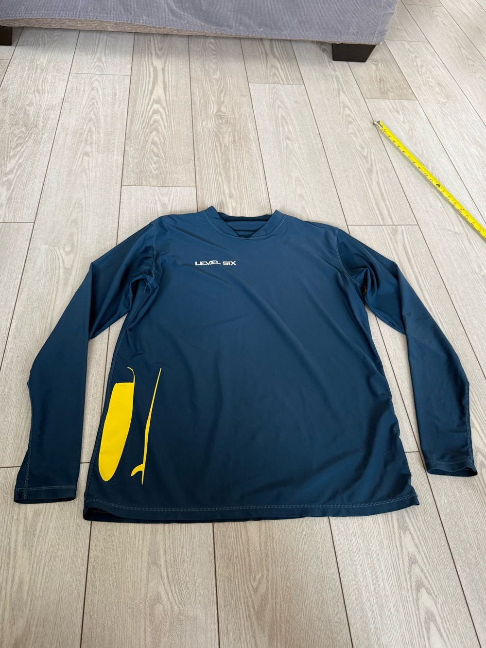 Level six wet suit top rash guard surfing blue yellow men’s large swim beach